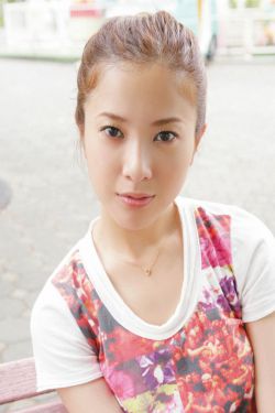强制把药丸推进她体内H